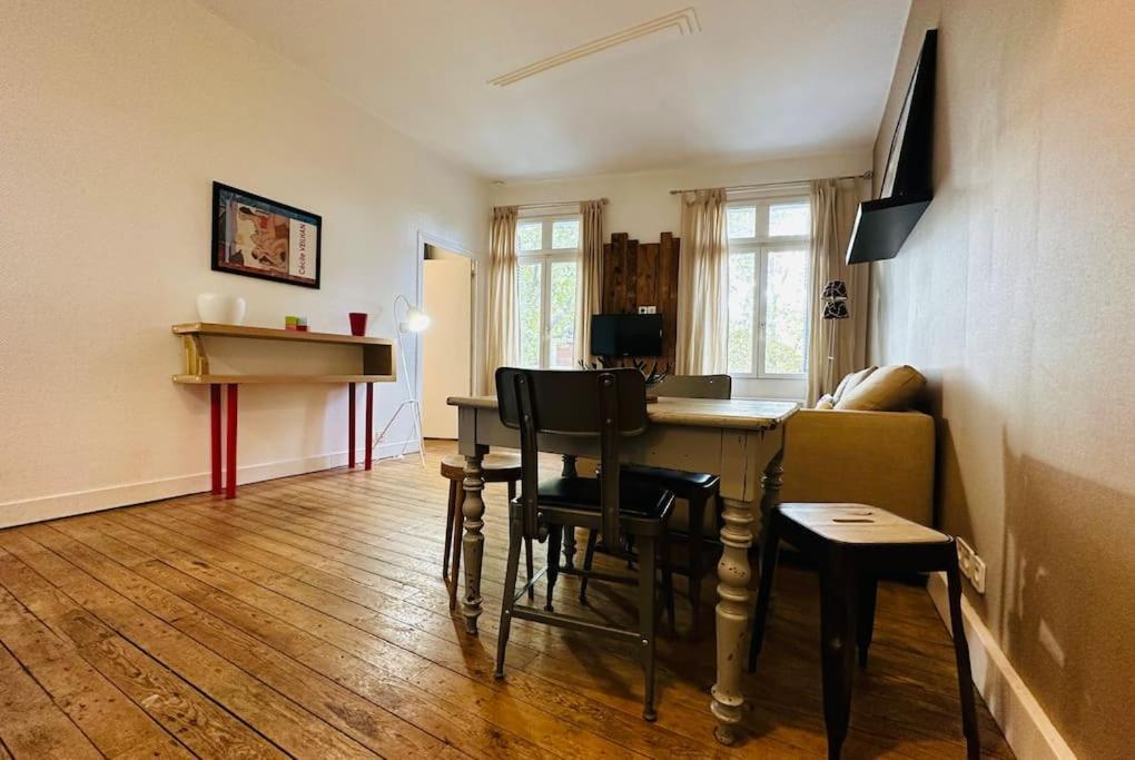 Standing Apartment T2 Near The Train Station And Tours Eksteriør billede